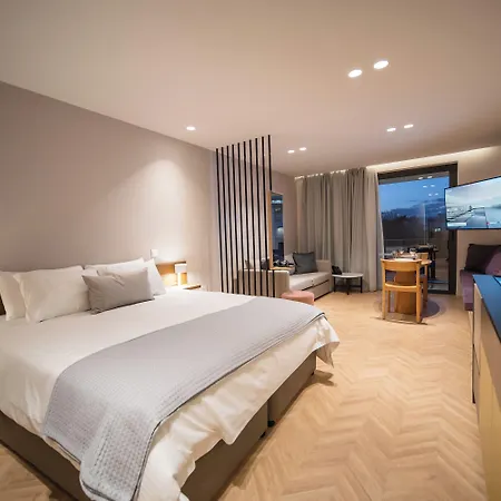 Alinea Center Aparthotel 4*