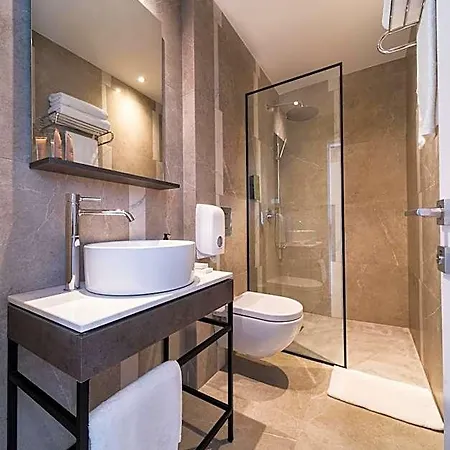Alinea Center לימסול