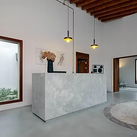 מלון דירות Alinea Center
