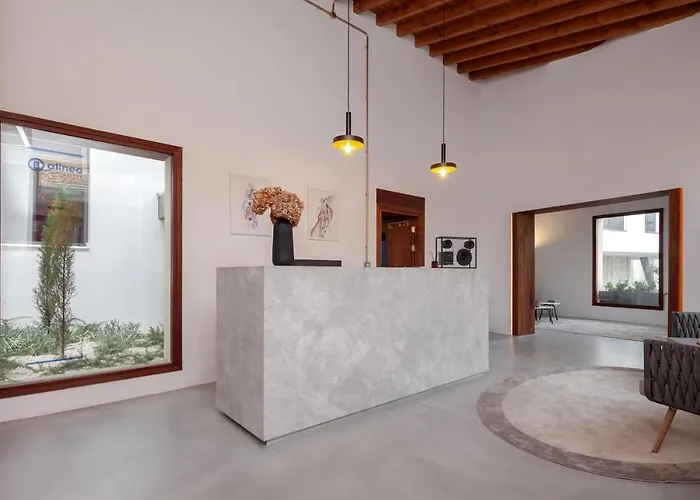 Alinea Center Apartahotel 4*