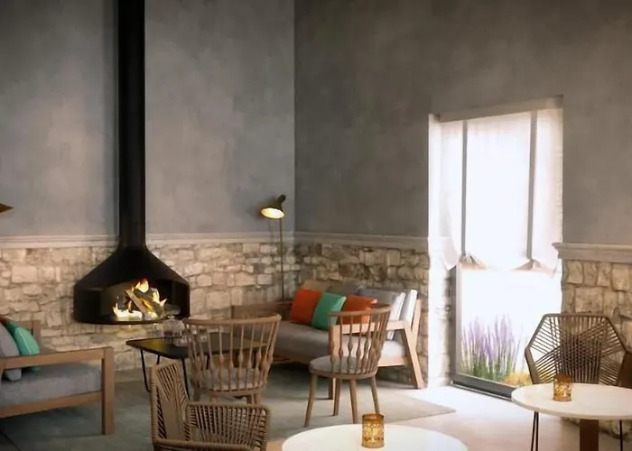 Aparthotel Alinea Center 4*