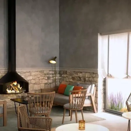 מלון דירות Alinea Center 4*